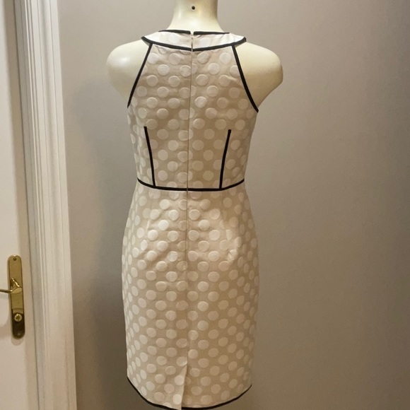 Polka dot stunner - Picture 2 of 5